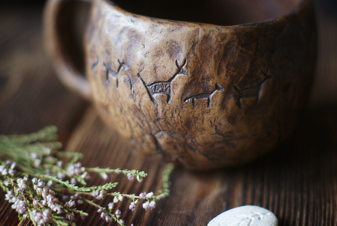большая чашка "Маленькие олени и потерянные письмена" из коллекции "Сотворение мира", автор Александр Теплухин